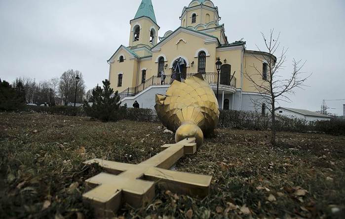 Destroyed church in Donetsk. Source: Reuters.