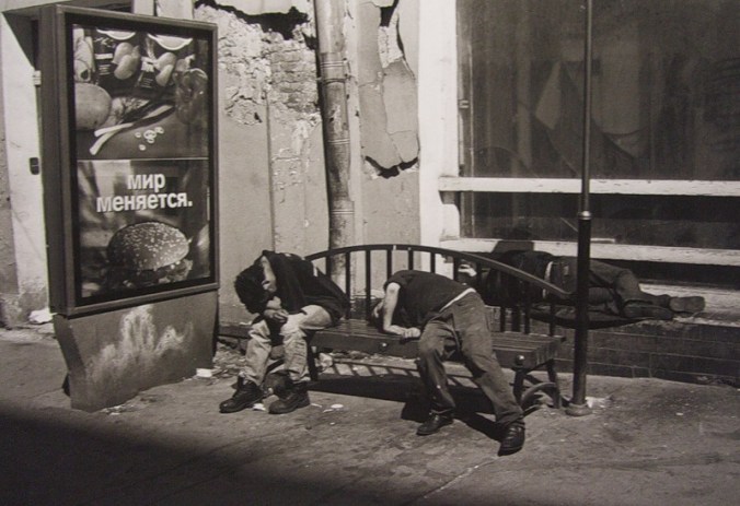 1990s men drunk moscow 1995